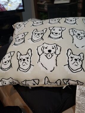 Dog Face Pattern Throw Pillow - Beige & Black